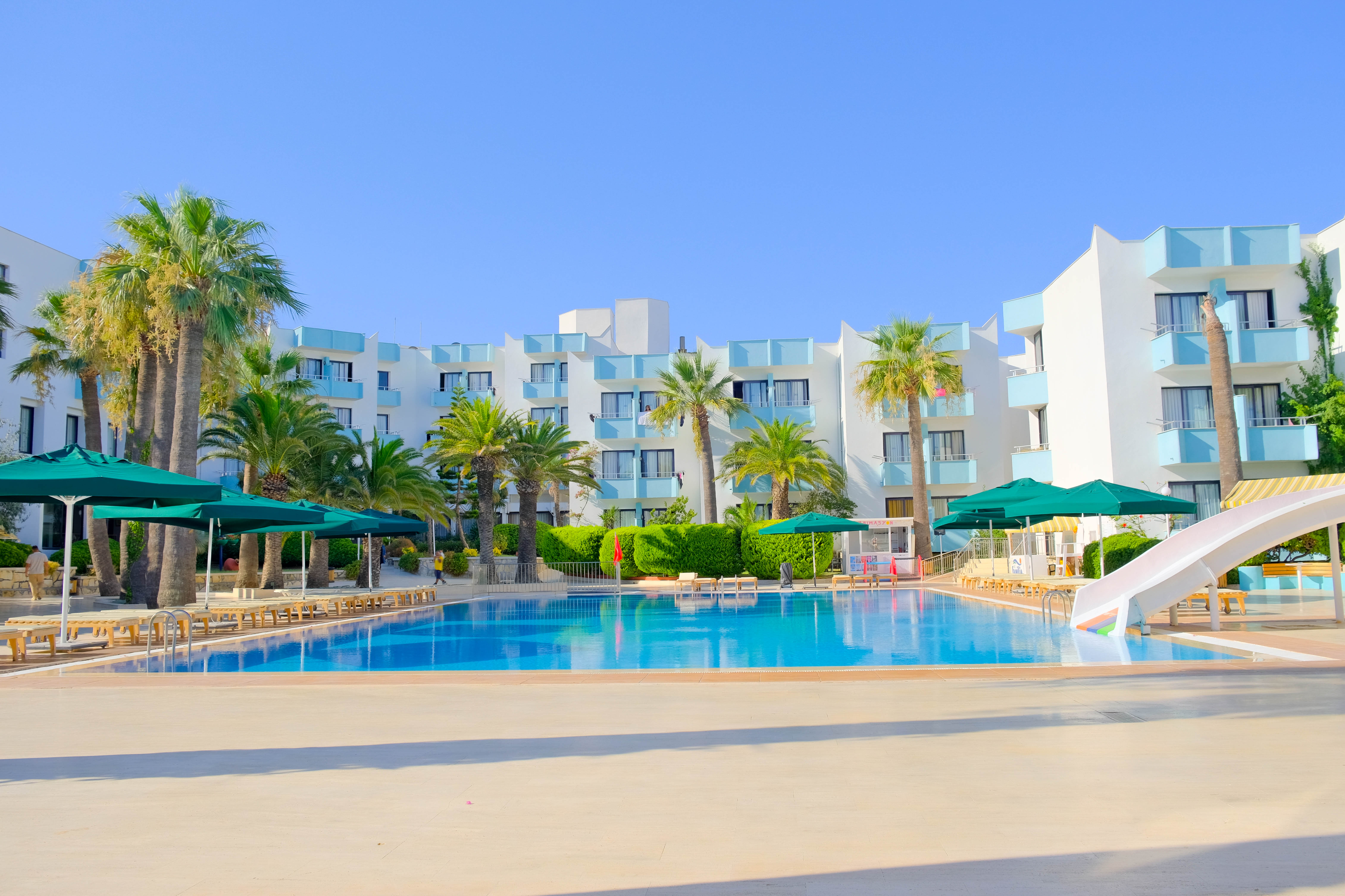 Club Familia Çeşme — Ege kıyısında aile tatil köyü